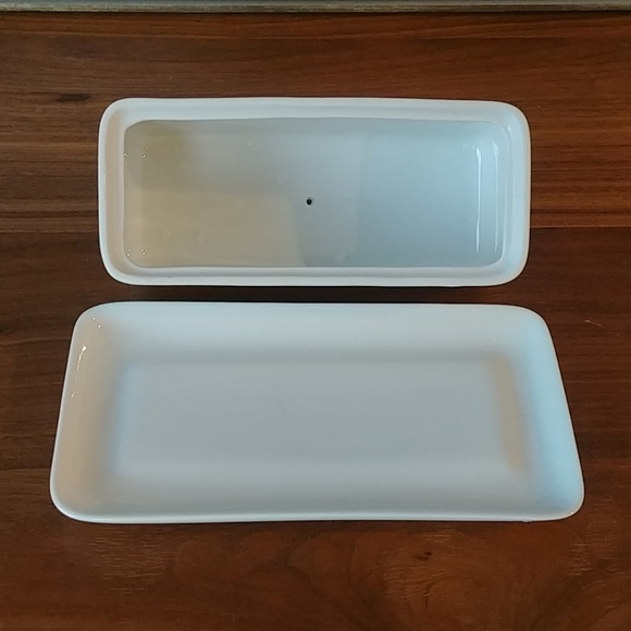 Nondescript Ceramic Butter Dish - Picture 2 of 7